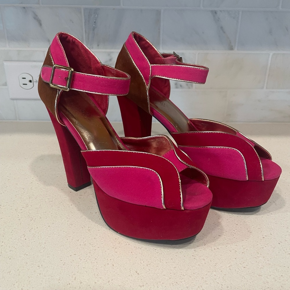 Pink & Red Suede-like platform heels with ankle strap